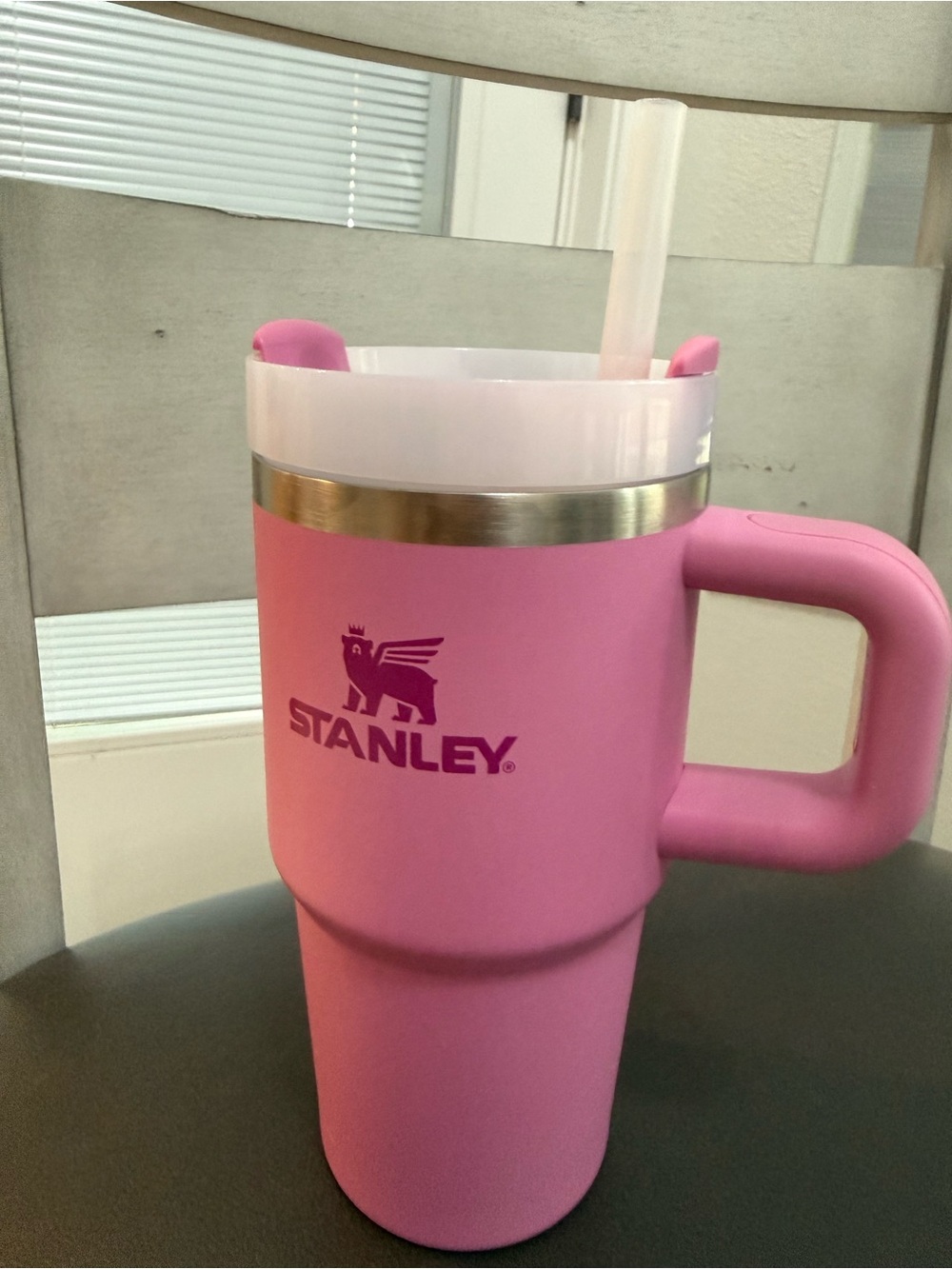 Stanley quencher H2.0 20 oz, bright pink